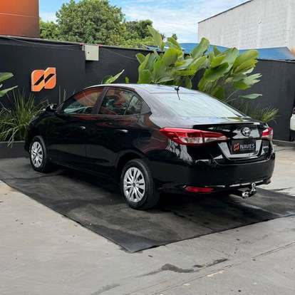 TOYOTA-YARIS-2019