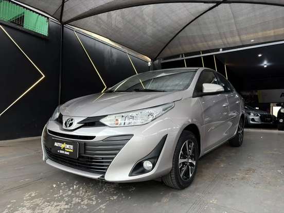 TOYOTA-YARIS-2019