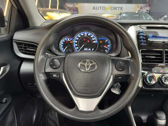 TOYOTA-YARIS-2019