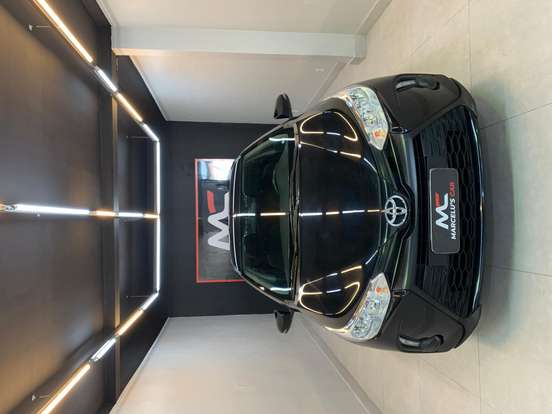 TOYOTA-YARIS-2024