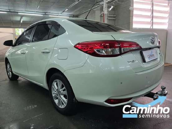 TOYOTA-YARIS-2019