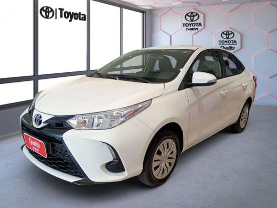 TOYOTA-YARIS-2023