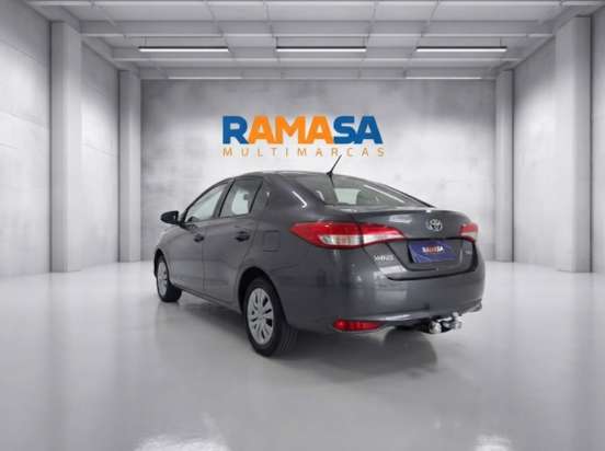 TOYOTA-YARIS-2024