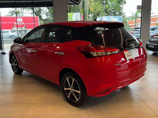 TOYOTA-YARIS-2018