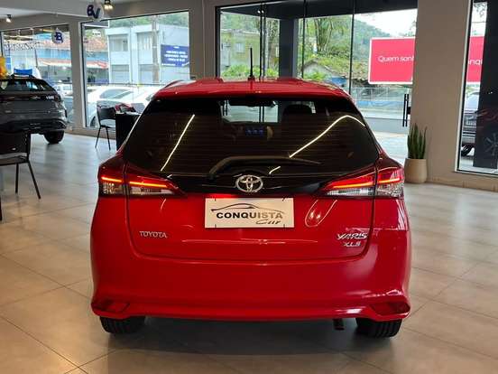 TOYOTA-YARIS-2018