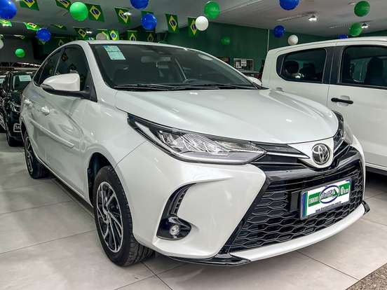 TOYOTA-YARIS-2023
