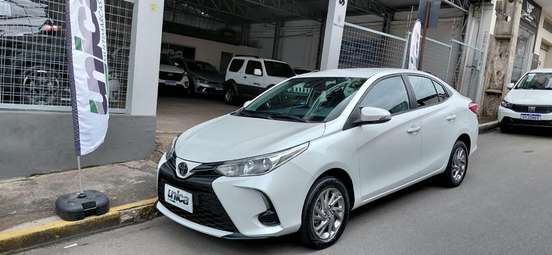 TOYOTA-YARIS-2024