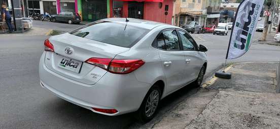 TOYOTA-YARIS-2024
