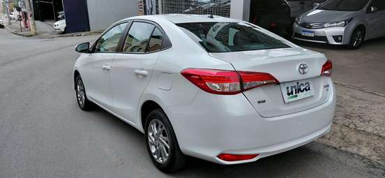 TOYOTA-YARIS-2024