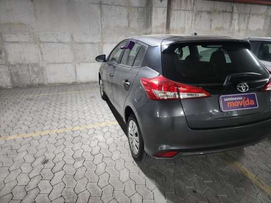 TOYOTA-YARIS-2024