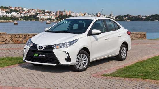 TOYOTA-YARIS-2024
