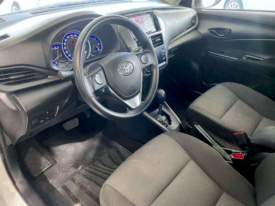 TOYOTA-YARIS-2024