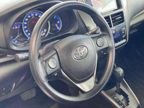 TOYOTA-YARIS-2024