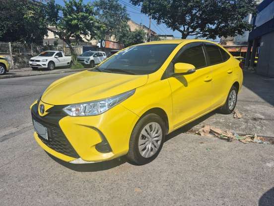 TOYOTA-YARIS-2023