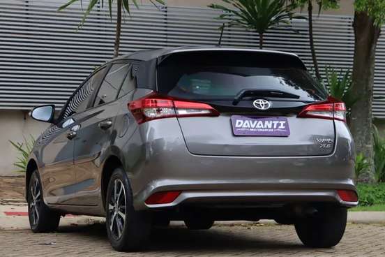 TOYOTA-YARIS-2019
