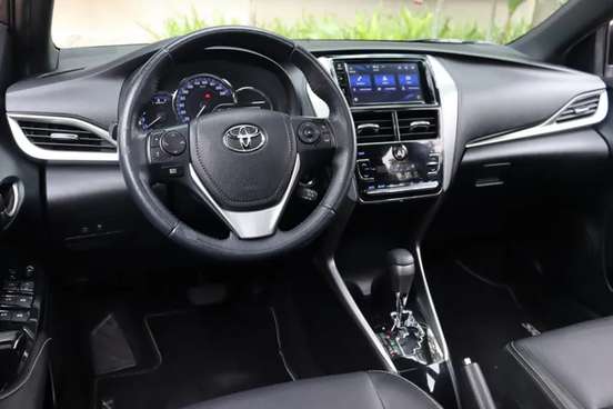 TOYOTA-YARIS-2019
