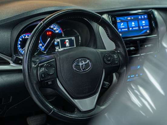TOYOTA-YARIS-2021