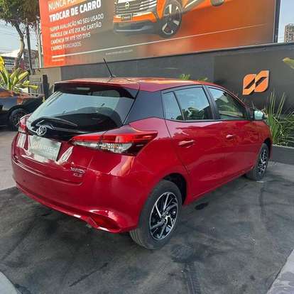 TOYOTA-YARIS-2024