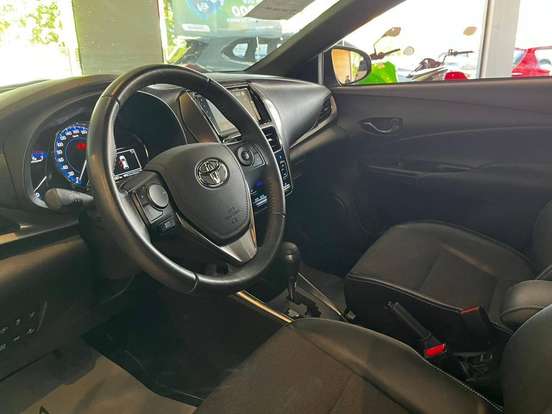 TOYOTA-YARIS-2024