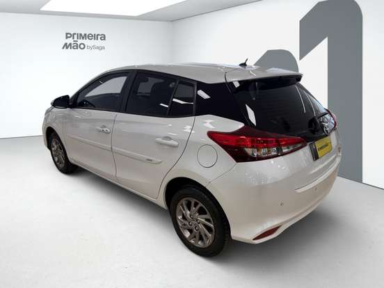 TOYOTA-YARIS-2024