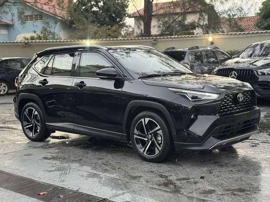 TOYOTA-YARIS CROSS-2025