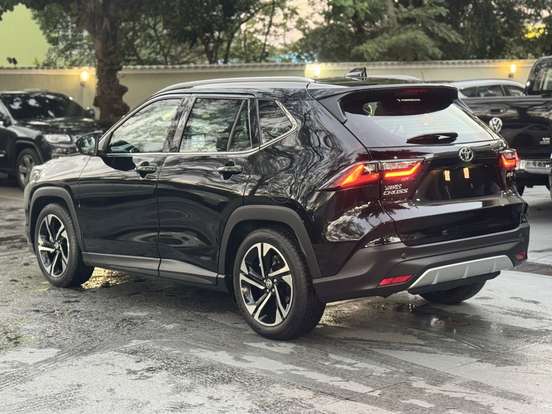 TOYOTA-YARIS CROSS-2025