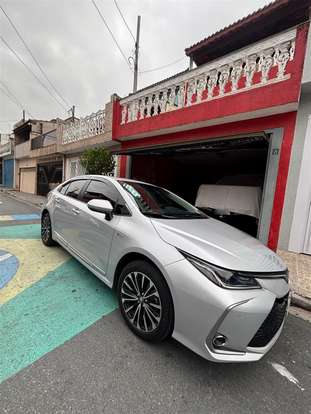 TOYOTA-COROLLA-2025