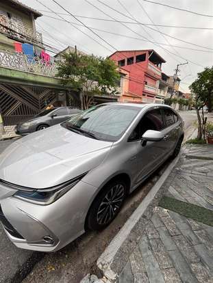 TOYOTA-COROLLA-2025