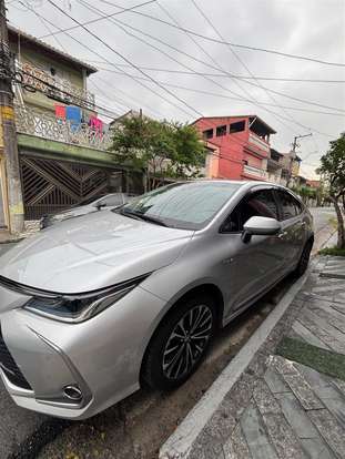 TOYOTA-COROLLA-2025