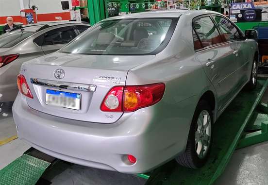 TOYOTA-COROLLA-2010