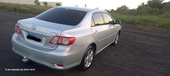 TOYOTA-COROLLA-2011