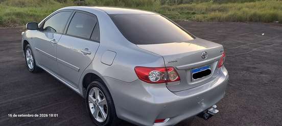 TOYOTA-COROLLA-2011