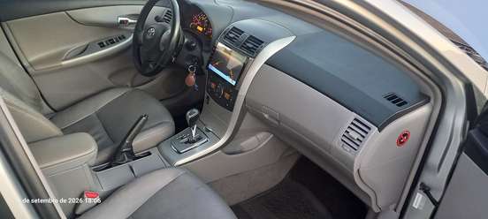 TOYOTA-COROLLA-2011