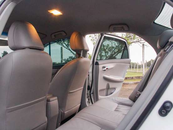 TOYOTA-COROLLA-2.0 XEI 16V FLEX 4P AUTOMÁTICO TOYOTA-COROLLA-2013