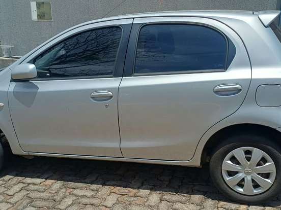 TOYOTA-ETIOS-1.3 XS 16V FLEX 4P MANUAL TOYOTA-ETIOS-2013