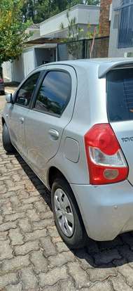 TOYOTA-ETIOS-2013