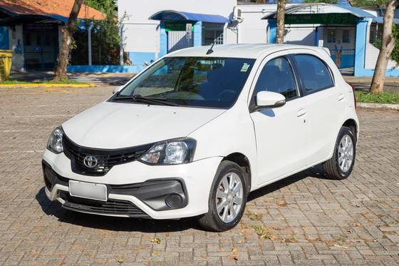 TOYOTA ETIOS 1.5 X PLUS 16V FLEX 4P MANUAL