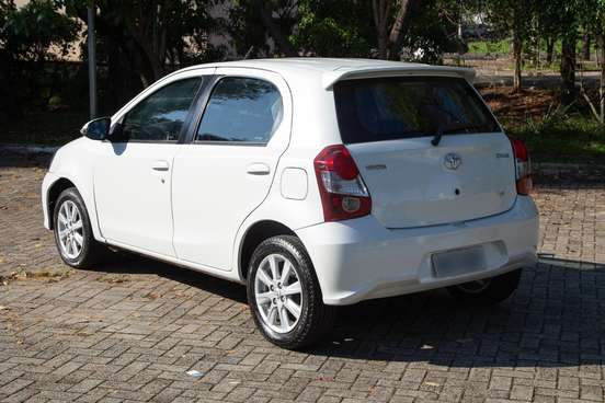 TOYOTA-ETIOS-2019