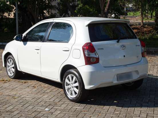TOYOTA-ETIOS-1.5 X PLUS 16V FLEX 4P MANUAL TOYOTA-ETIOS-2019