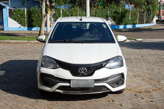 TOYOTA-ETIOS-2019