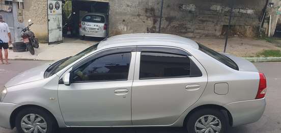 TOYOTA-ETIOS-2016