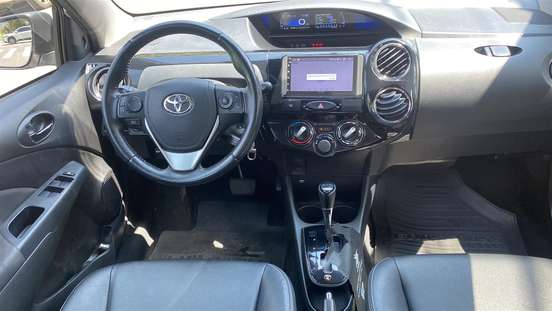 TOYOTA-ETIOS CROSS-2017