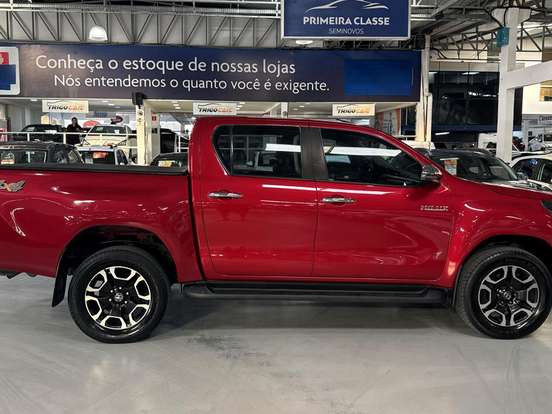 TOYOTA-HILUX-2.8 D-4D TURBO DIESEL CD SRV 4X4 AUTOMÁTICO TOYOTA-HILUX-2021