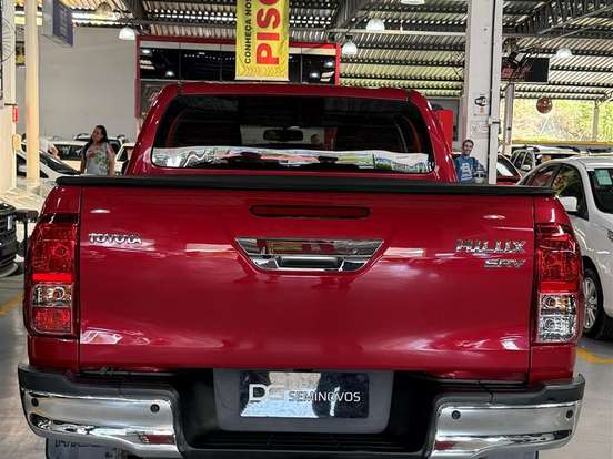 TOYOTA-HILUX-2.8 D-4D TURBO DIESEL CD SRV 4X4 AUTOMÁTICO TOYOTA-HILUX-2021