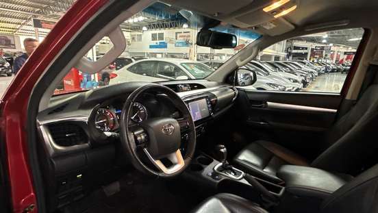 TOYOTA-HILUX-2021