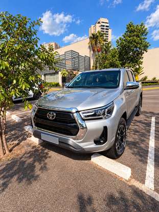TOYOTA-HILUX-2021