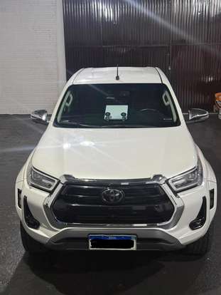 TOYOTA-HILUX-2024