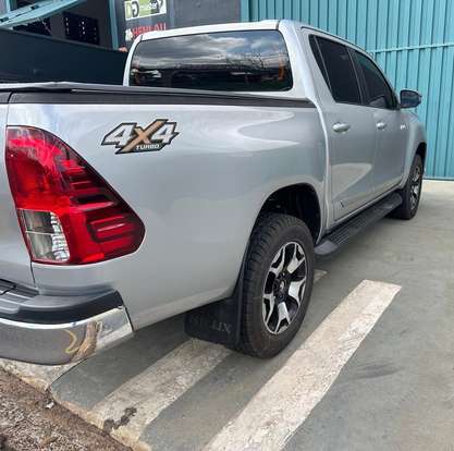 TOYOTA-HILUX-2019