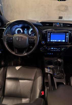 TOYOTA-HILUX-2019