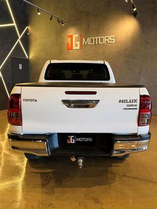 TOYOTA-HILUX-2019
